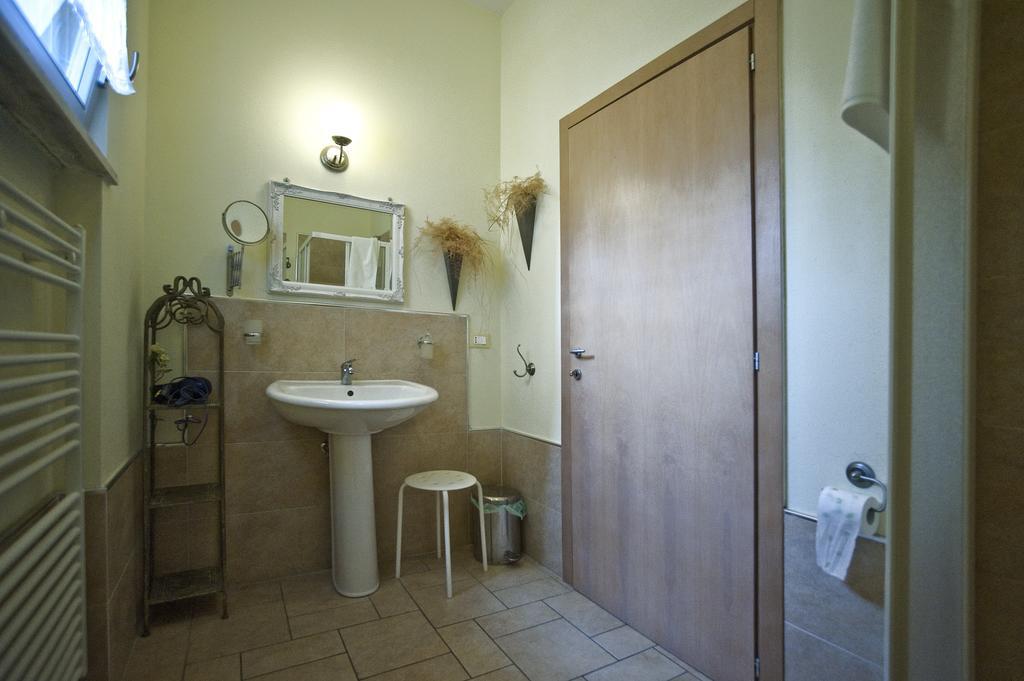 Sogno D'Oro B&B Poggibonsi Phòng bức ảnh